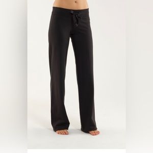 🌑 Lululemon Lulu Pant II Black - Size 8